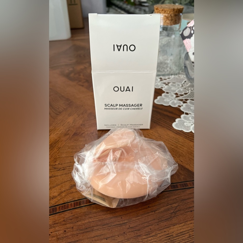 Ouai Silicone Scalp Massager